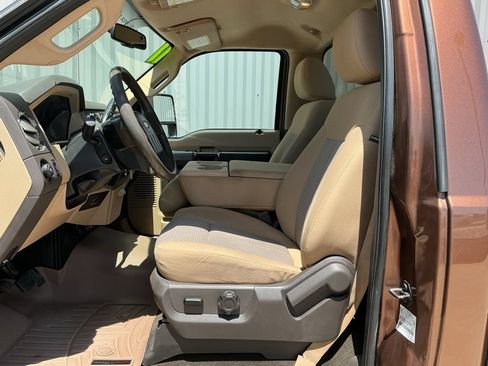 Used 2011 Ford F250 XLT w/ XLT Interior Pkg AWD/4WD image 9