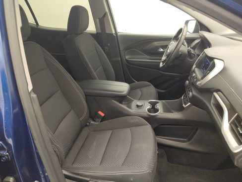 Used 2023 GMC Terrain SLE image 21