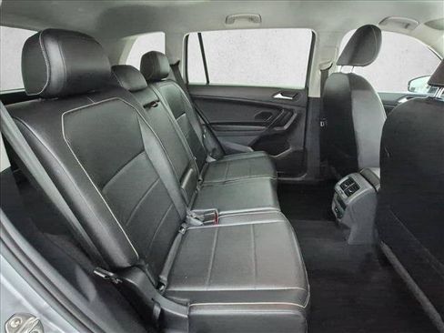 Used 2021 Volkswagen Tiguan SE AWD/4WD image 22