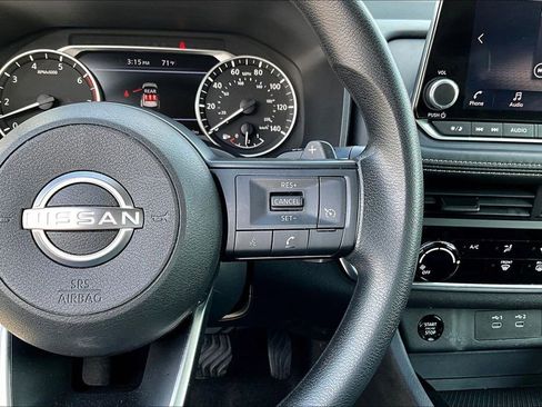 Used 2024 Nissan Rogue S image 14