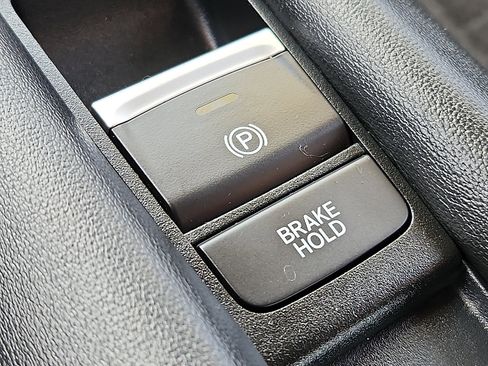 Used 2023 Honda HR-V LX image 23