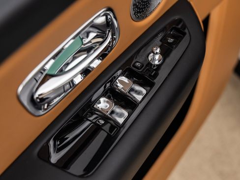 Certified 2022 Rolls-Royce Cullinan image 23