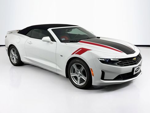 Used 2020 Chevrolet Camaro LT image 3