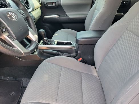 Used 2020 Toyota Tacoma SR5 RWD image 24