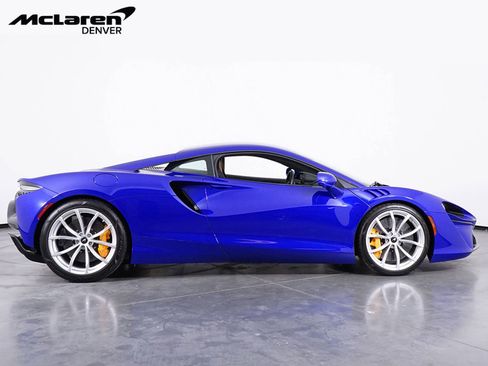 New 2025 McLaren Artura image 17