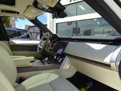 Used 2023 Land Rover Range Rover Long Wheelbase SE AWD/4WD image 23