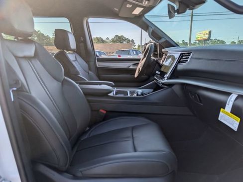New 2026 Jeep Grand Wagoneer Limited AWD/4WD image 30