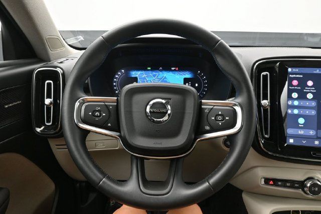 Used 2023 Volvo XC40 B5 Plus w/ Protection Package Premier AWD/4WD image 23