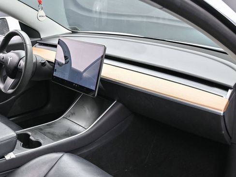 Used 2019 Tesla Model 3 Standard Range Plus image 35