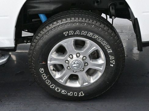 Used 2025 RAM 2500 Big Horn AWD/4WD image 33