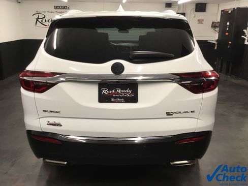 Used 2018 Buick Enclave Essence image 9