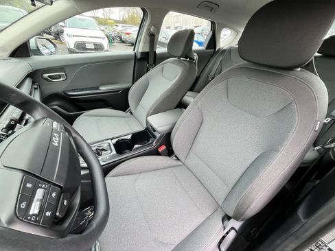 Used 2025 Kia K4 LXS image 35