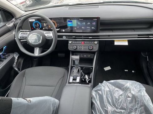 New 2026 Hyundai Tucson SE image 7