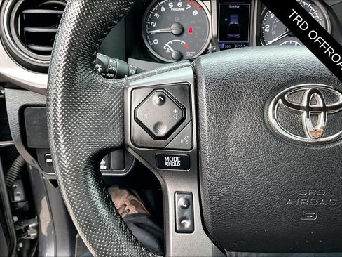 Used 2021 Toyota Tacoma TRD Off-Road image 12
