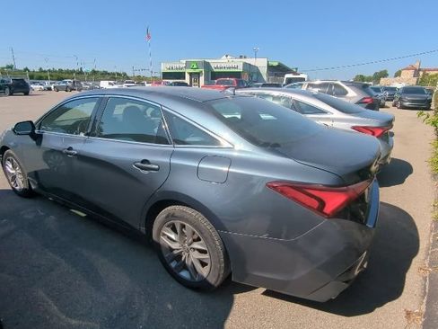 Used 2021 Toyota Avalon XLE AWD/4WD image 3