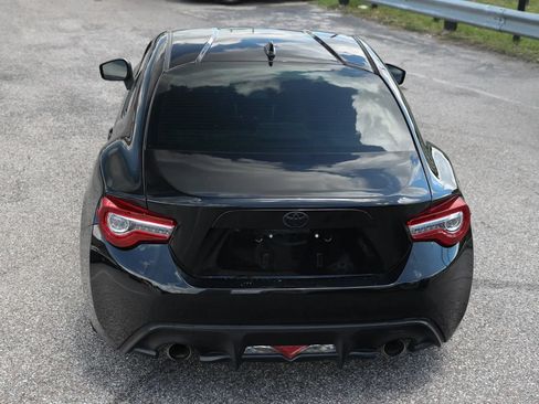 Used 2017 Toyota 86 RWD image 5