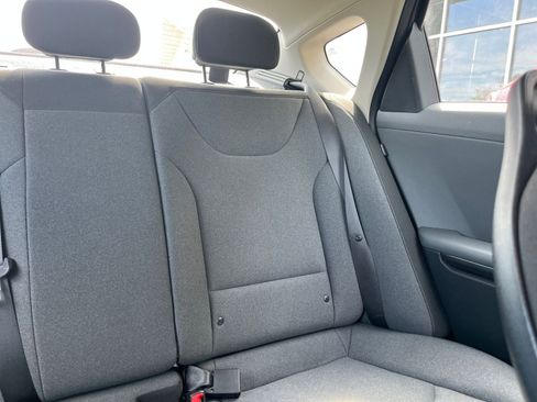 Used 2025 Kia K4 LXS image 36