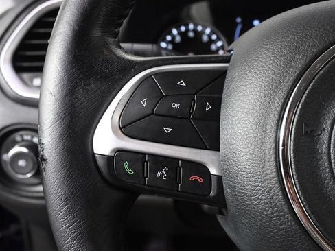 Used 2019 Jeep Renegade Latitude w/ Cold Weather Group AWD/4WD image 32