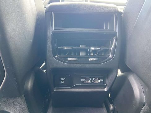 Used 2023 Jeep Grand Cherokee Altitude AWD/4WD image 16