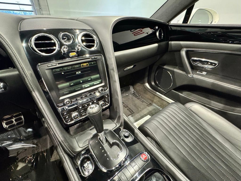 Used 2018 Bentley Flying Spur V8 AWD/4WD image 18