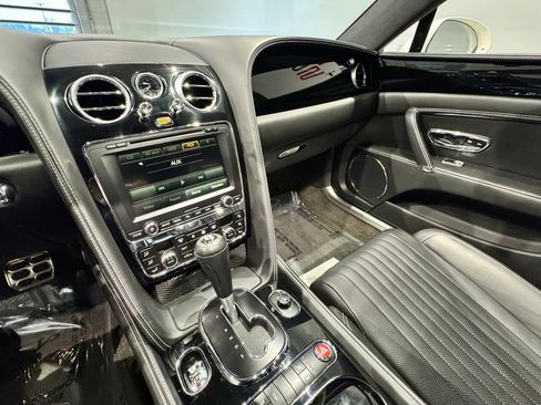 Used 2018 Bentley Flying Spur V8 AWD/4WD image 18