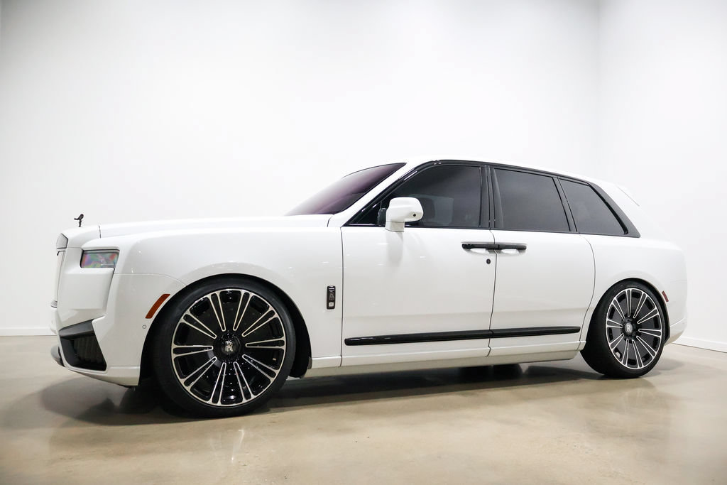 Used 2025 Rolls-Royce Cullinan Black Badge AWD/4WD image 11