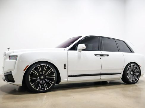 Used 2025 Rolls-Royce Cullinan Black Badge AWD/4WD image 11