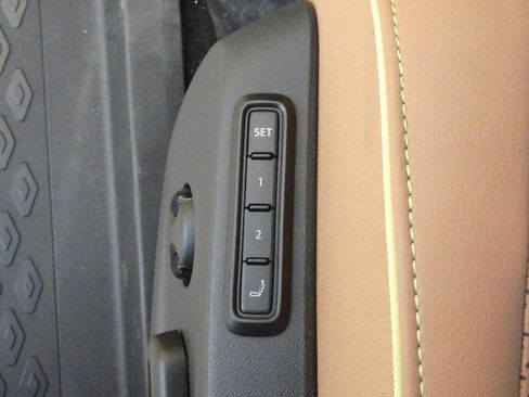 New 2025 Volkswagen ID. Buzz Pro S Plus image 9