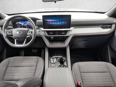 Used 2025 Ford Explorer ST-Line w/ ST-Line Street Pack AWD/4WD image 16
