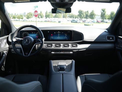 New 2025 Mercedes-Benz GLS 450 4MATIC image 22