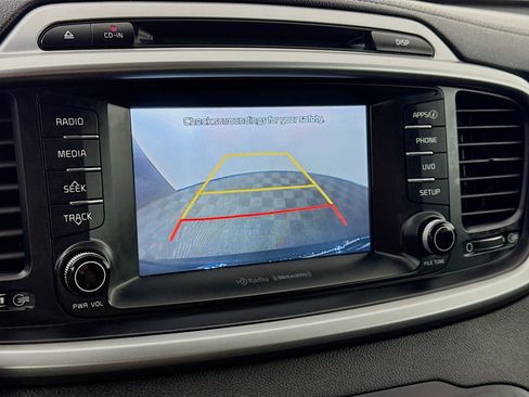 Used 2017 Kia Sorento AWD w/ LX Convenience Package image 12