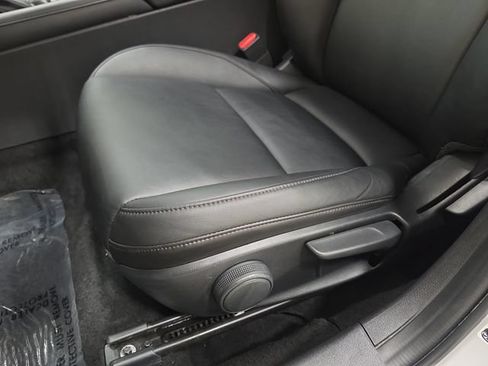 Used 2024 MAZDA MAZDA3 s FWD image 29