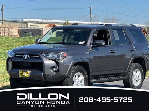 Used 2021 Toyota 4Runner SR5 Premium w/ Moonroof Package AWD/4WD image 8