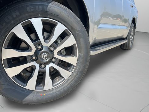 Used 2020 Toyota Sequoia Limited w/ Safety & Convenience Package AWD/4WD image 36