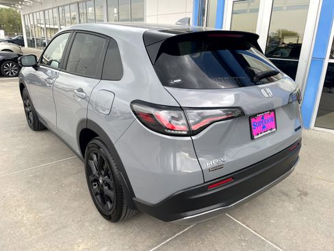 Certified 2025 Honda HR-V Sport image 2