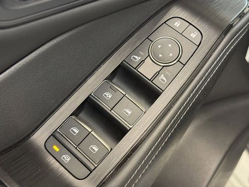 Used 2023 Nissan Rogue SL w/ SL Premium Package image 10