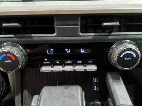 Used 2024 Toyota Tacoma TRD Off-Road image 21