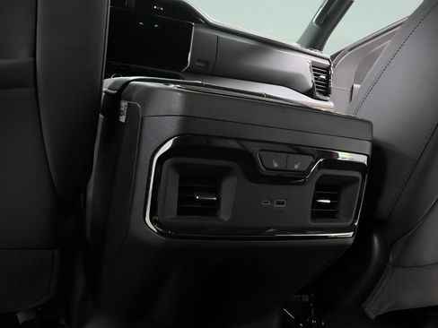 Used 2025 GMC Sierra 2500 AT4 w/ AT4 Premium Plus Package AWD/4WD image 27