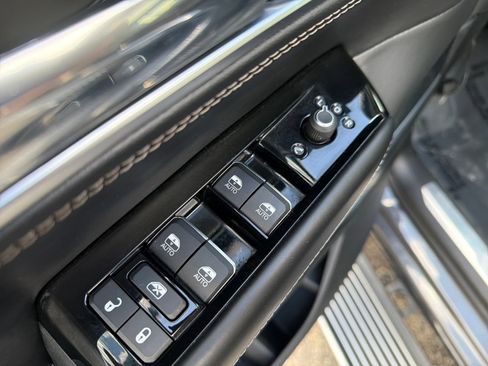 Used 2022 Jeep Grand Wagoneer Series I AWD/4WD image 13