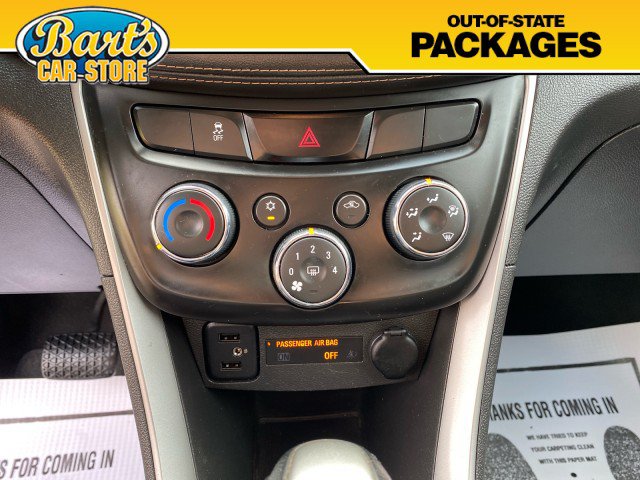 Used 2017 Chevrolet Trax LT w/ LT Convenience Package AWD/4WD image 31