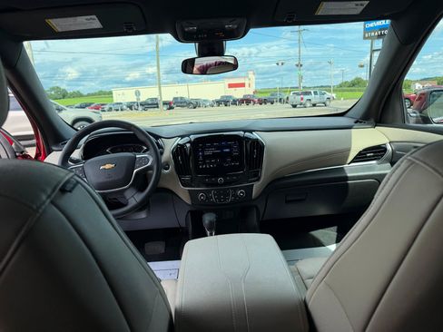 Used 2023 Chevrolet Traverse LT AWD/4WD image 12