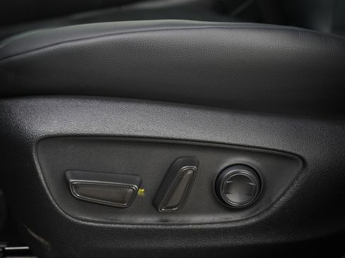 Used 2025 Toyota Highlander XLE image 27