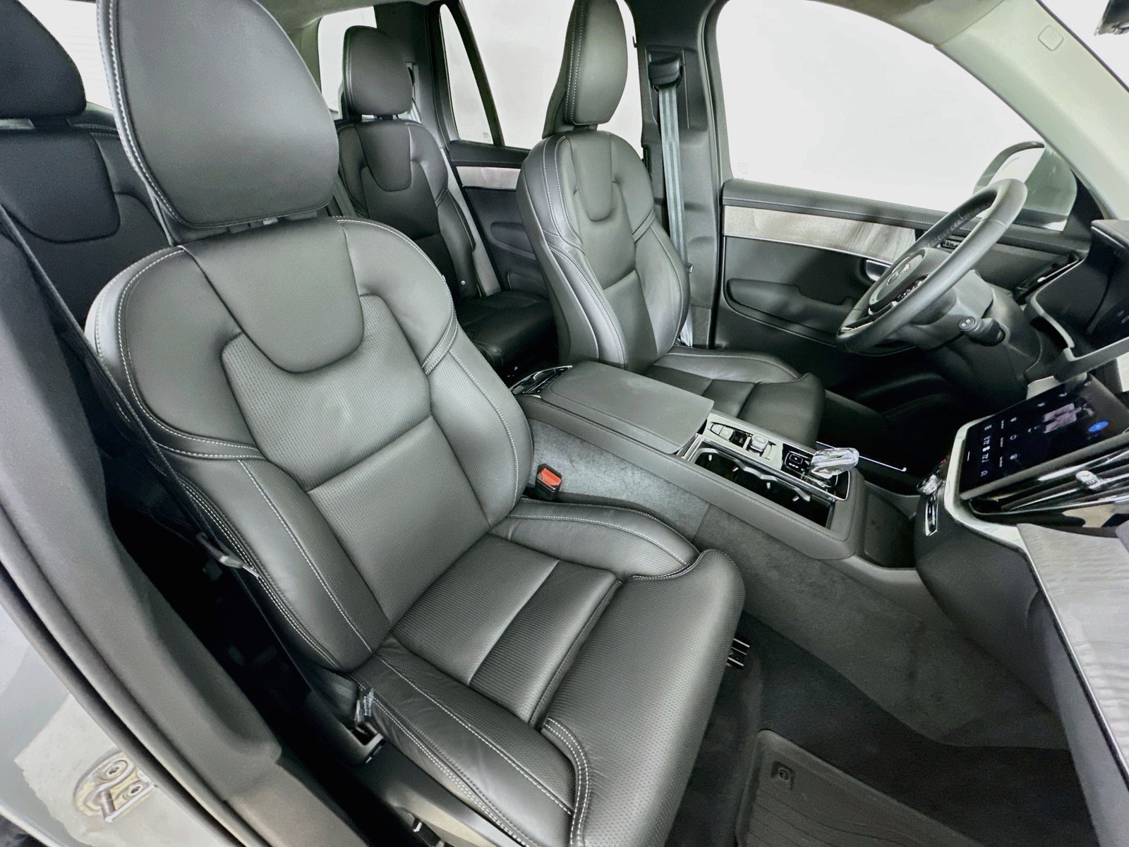 Certified 2026 Volvo XC90 B6 Ultra w/ Protection Package AWD/4WD image 44