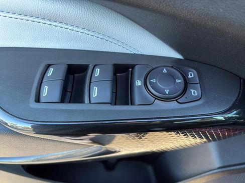 Used 2025 Chevrolet Trax LT w/ LT Convenience Package image 14