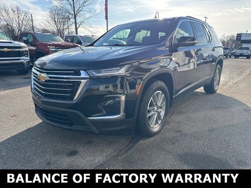 Used 2023 Chevrolet Traverse LT image 1