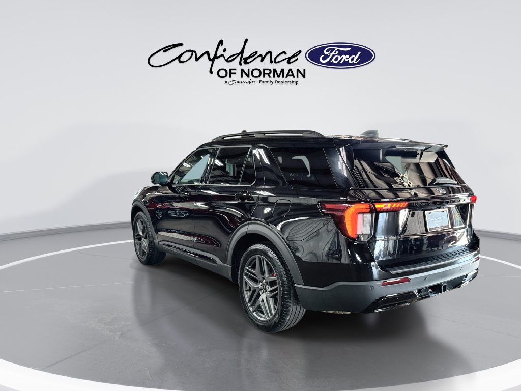 Certified 2026 Ford Explorer ST-Line w/ ST-Line Street Pack RWD image 6