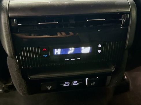 Used 2022 Jeep Wagoneer Series I image 26