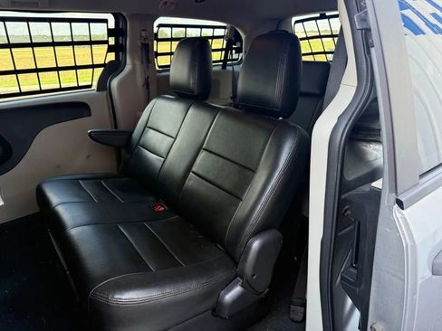 Used 2019 Dodge Grand Caravan SE FWD image 13