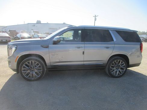 New 2026 GMC Yukon Denali Ultimate AWD/4WD image 7