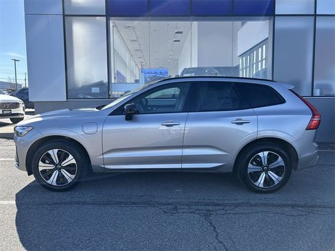 Certified 2025 Volvo XC60 T8 Core w/ Climate Package image 5
